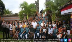 Prajurit KRI Mengunjungi Keluarga Pahlawan Gusti Ngurah Rai - JPNN.com