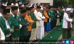 Lihatlah, Ridwan Kamil-Uu Salat Hajat Sebelum Daftar ke KPU - JPNN.com