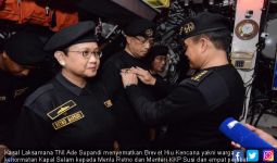 Menteri Retno dan Susi Sah jadi Warga Kehormatan Kapal Selam - JPNN.com