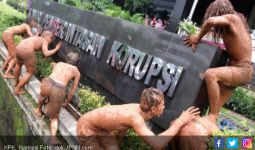 11 Mantan DPRD Sumut Ngacir Usai Diperiksa KPK - JPNN.com