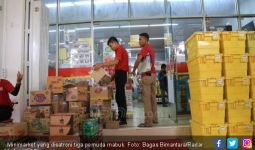 Belanja di Minimarket Uang Kurang, Bawa Parang Ngajak Duel - JPNN.com