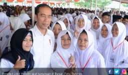Pak Jokowi Janji Naikkan Dana Bantuan PKH pada 2019 - JPNN.com