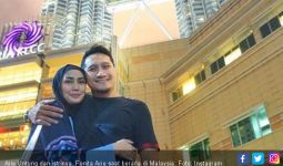 Fenita Arie dan Arie Untung Isi Ramadan dengan Tadarusan - JPNN.com
