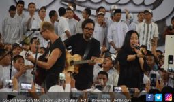 SMK Telkom Kedatangan Tamu Cokelat Band - JPNN.com