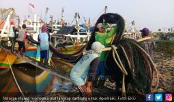 Bu Susi Tinjau Pendataan Kapal Nelayan Di Tegal - JPNN.com