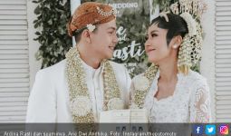 Curhat di Medsos, Suami Ardina Rasti Bermasalah dengan PH? - JPNN.com