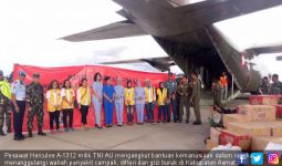  Tim Medis TNI Jalan Kaki Sehari Demi Selamatkan Bayi Papua - JPNN.com