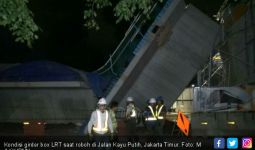 Polisi Usut Dugaan Pelanggaran Jatuhnya Beton Konstruksi LRT - JPNN.com