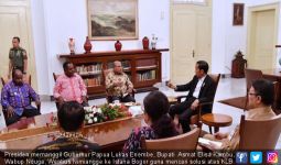 Sulit Relokasi, Jokowi Ingin Warga Asmat Menetap dan Bertani - JPNN.com