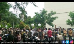 Polisi Buru Provokator Bentrok Ormas di Kantor Pemkot Bekasi - JPNN.com