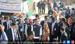 Bersama Jokowi, BAZNAS Serahkan Bantuan ke Pengungsi Myanmar - JPNN.com