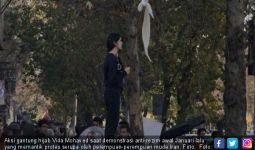 Viral! Kaum Hawa Iran Bikin Aksi Gantung Hijab di Depan Umum - JPNN.com