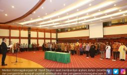 Lantik 131 Pejabat Kemnaker, Ini Pesan Khusus Menteri Hanif - JPNN.com