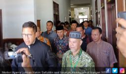 Kronologis Menag Lukman Hakim Disengat Ikan Pari, Pingsan - JPNN.com