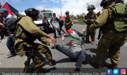 Lagi Santai di Rumah, Sembilan Warga Palestina Mendadak Dijemput Polisi Israel - JPNN.com