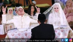 Akad Pakai Nama Panggung, Angel & Vicky Rekayasa Pernikahan? - JPNN.com