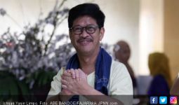 Mengeluarkan Tisu, Ichsan Yasin Limpo Menyeka Air Matanya - JPNN.com