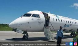 Pesawat Garuda Mogok di Landasan Pacu - JPNN.com