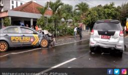 Mobil Patroli Polisi Alami Kecelakaan Sampai Penyok Begini - JPNN.com