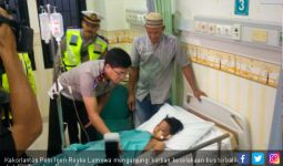 Jenguk Korban Kecelakaan Subang, Kakorlantas Tanya Sopir Bus - JPNN.com