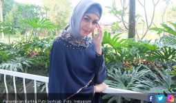 Kartika Putri Berhijab, Fenita Arie Langsung Telepon - JPNN.com