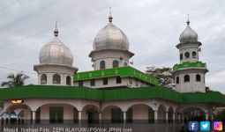 Hendak Salat Subuh di Masjid, Ustaz Zaini Diserang 3 Orang - JPNN.com