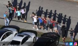 Malu Tak Hentikan Pembantaian, Sekuriti SMA Florida Mundur - JPNN.com