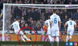 Penalti Hantu Ronaldo, Bola Bergerak Sebelum Ditendang - JPNN.com