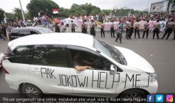 Pengemudi Taksi Online Ancam Tutup Jalan Seluruh Kota - JPNN.com