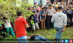 Heboh Mayat Pria Ditemukan Tergeletak di Pinggir Jalan - JPNN.com
