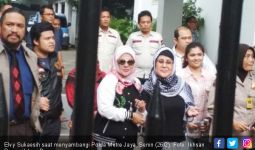 Elvy Sukaesih Kerap Ingatkan Dhawiya Zaida - JPNN.com