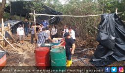 Polisi Gerebek Penyulingan Minyak Ilegal di Prabumulih - JPNN.com