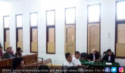 Eksepsi Dikabulkan, 2 Terdakwa Korupsi Seragam Sekolah Bebas - JPNN.com