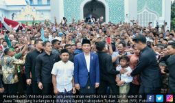Jokowi: Segera Tuntaskan Sertifikat Tanah untuk Musala dan.. - JPNN.com