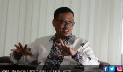 Lihat Fakta di Lapangan, DPR Pesimistis Penghapusan Honorer Bakal Mulus - JPNN.com