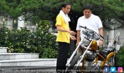 Airlangga Demen Chopper Kuning Emas Milik Jokowi - JPNN.com