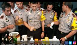 Polres Metro Bekasi Bongkar Penjualan Miras Oplosan - JPNN.com