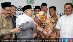 Sukmawati Cium Tangan Kiai Maruf Amin, Proses Hukum Lanjut - JPNN.com