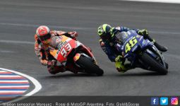 Detik - Detik Senggolan Marquez - Rossi di MotoGP Argentina - JPNN.com
