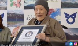 Pria Tertua di Dunia: Tetap Sehat Berkat Berendam - JPNN.com