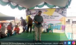 Anies Sandi Sambut Anies Baswedan di Kampung Akuarium - JPNN.com