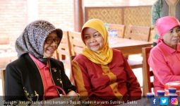 Ibunda Jokowi Mampir, Bupati Hingga Dandim Ikut Menyambut - JPNN.com