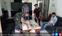 Lihatlah, Pengedar Sabu-Sabu Tertunduk di Depan Anggota TNI - JPNN.com