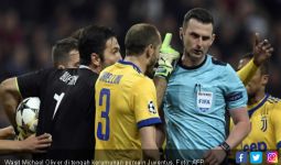UEFA Kutuk Pelaku Pelecehan Michael Oliver dan Istrinya - JPNN.com