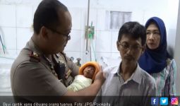 Bayi Perempuan Ditinggalkan Orang Tua di RS - JPNN.com