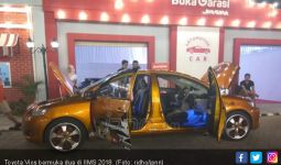 IIMS 2018: Jajal Toyota Vios Bermuka Dua Jalan Kepiting - JPNN.com