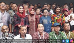 Megawati Soekarnoputri: Bu Risma Ini Wali Kota atau Preman? - JPNN.com