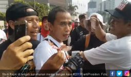 Stedi Pastikan Tak Dibayar Untuk Pakai Kaus #DiaSibukKerja - JPNN.com