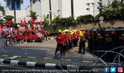 Dilarang ke Istana, Buruh Maki Rezim Jokowi - JPNN.com