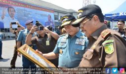 TNI AL dan Kejagung Gelar Joy Sailing di Perairan Jakarta - JPNN.com